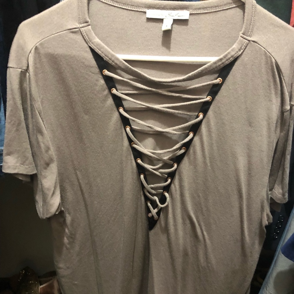 Express cross cross t shirt